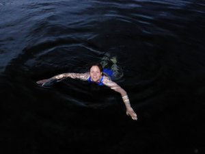 Anke zwemt