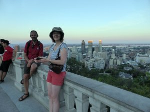 Anke en Dennis voor view over Montreal