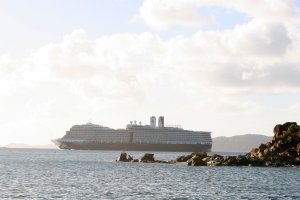 Cruiseschip verlaat Charlotte Amalie
