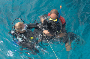 Dennis en Helena gaan duiken bij Klein Bonaire