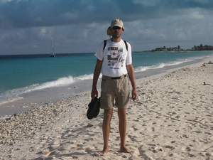 Strand met Bodyguard op mooring Klein Curaçao