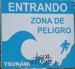 Waarschuwingsbord bij Tsunami