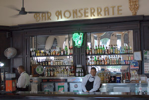 Bar Monserrate, wij lunchen hier met life-muziek