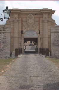 Poort van Fortaleza de San Carlos de la Cabaña