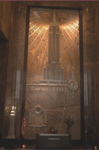 in de lobby van het Empire State Building