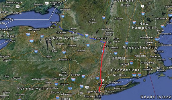 Gevaren route New York City to Waterfort (rood) en te varen Erie kanaal (blauw)