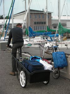 Op 'fietsvakantie' om de koffers naar huisje te brengen