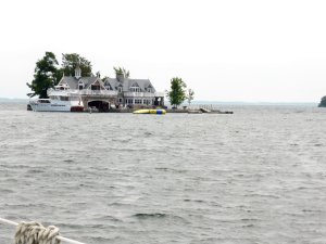 Protserig huis op eiland
