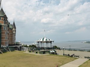Terras met chateau