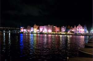 Handelskade by night