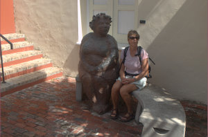 Big mama voor museum Kura Hulanda