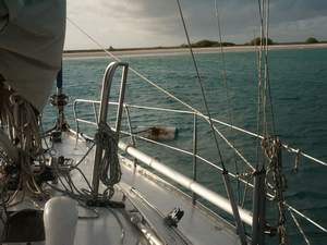 Aan de enorme mooring voor Klein Curaao