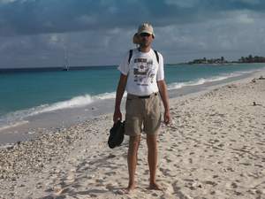 Strand met Bodyguard op mooring Klein Curaao