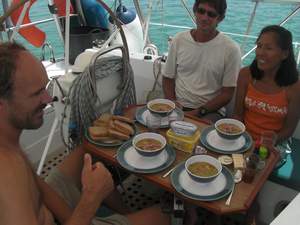 Boardmade erwtensoep eten op Bodyguard