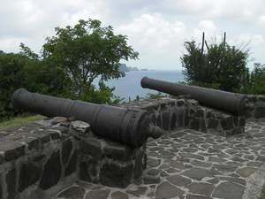 Uitzicht op de ingang van de baai vanaf Fort Hamilton