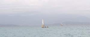Zeilende vissersboot