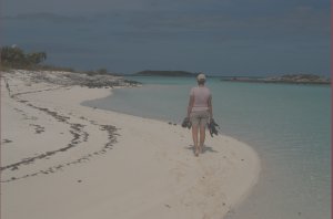 Ank wandelt op bounty-strandje