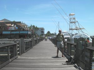 Gezellige boardwalk langs waterkant