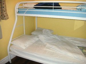 Ons bed voor vannacht op vierpersoons kamer