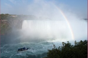 Maid of the Mist en een regenboog